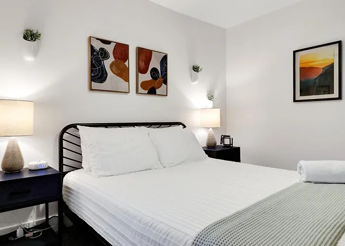 Artsy - A Birdy Vacation Rental